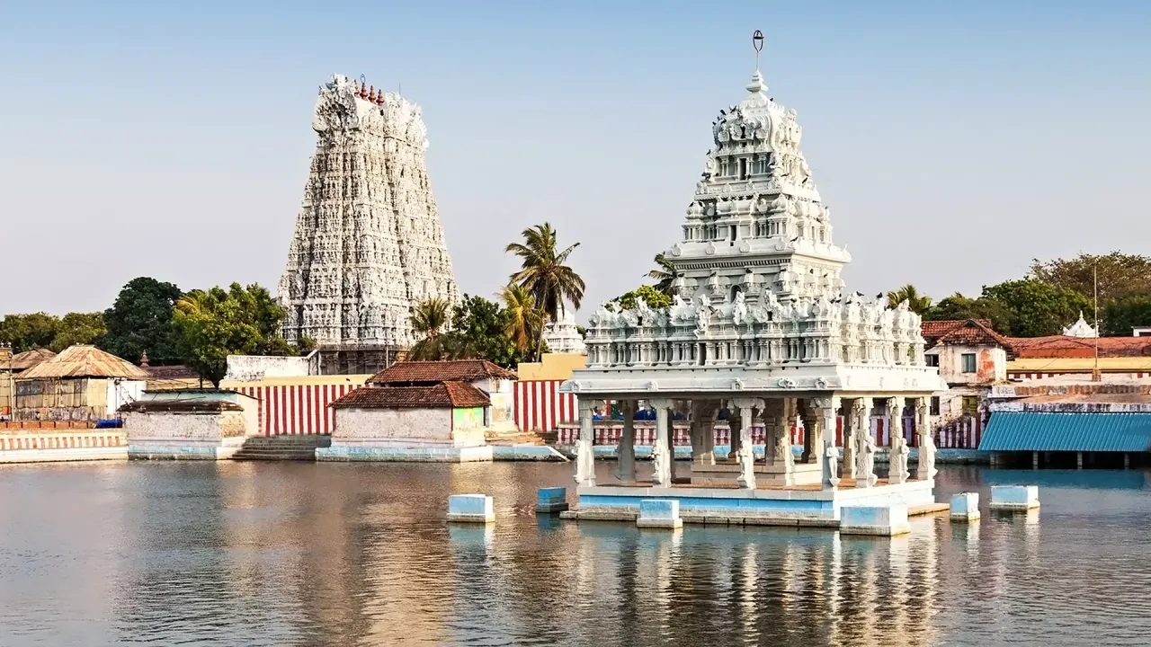 suchindram-shree-thanumalayan-swamy-temple-1657867783_5e4418e141ab7a0bc06d